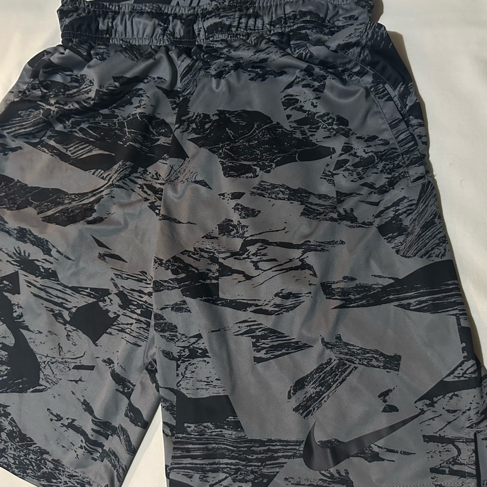 Nike Dri-Fit Marble Pattern Shorts Black/Grey Size Small Child - Picture 1 of 9